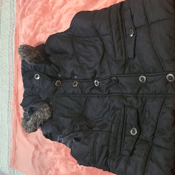 Ladies Vest With Detachable Hood. - Picture 8 of 12